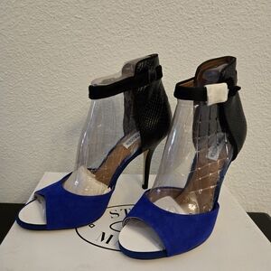 Steve Madden Women's Black and Blue Heels